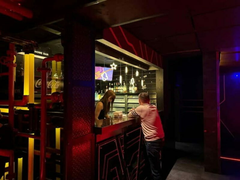 Bishkek Nightlife:How Metropolis Lives(Taste Crafted Drinks) - Walk Through the Soviet Architectural Marvels