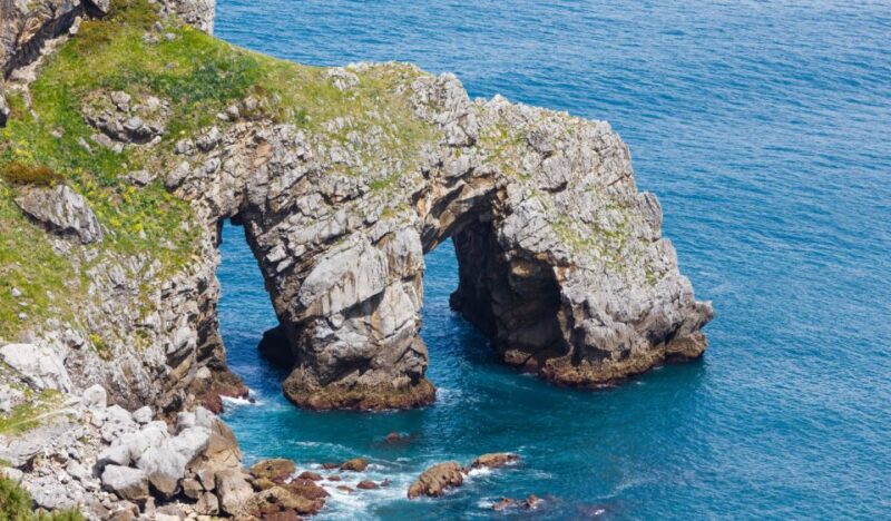 Bizkaia Bridge & Gernika/Bermeo & Gaztelugatxe Private Tour - Gernikas Symbolic Legacy
