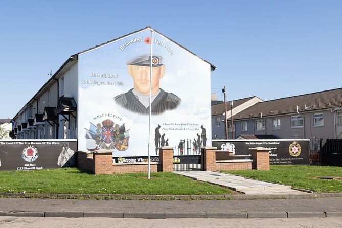 Black Taxi Tour and Crumlin Road Gaol Tour Combo - Booking and Confirmation