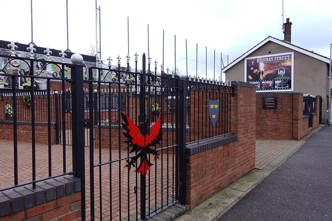 Black Taxi Tour and Crumlin Road Gaol Tour Combo - Location and Meeting Details