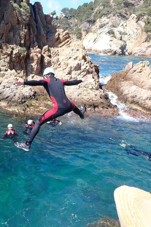 Blanes: Coasteering - the Best Coasteering in Costa Brava - Participant Requirements
