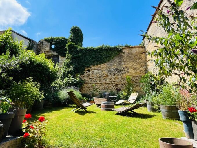 Blaye: Wine Tasting and Meditation Winefulness - Included in the Experience
