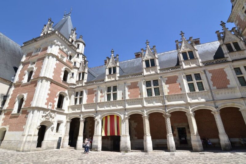 Blois: Private Tour of Blois Castle With Entry Tickets - Architectural Styles