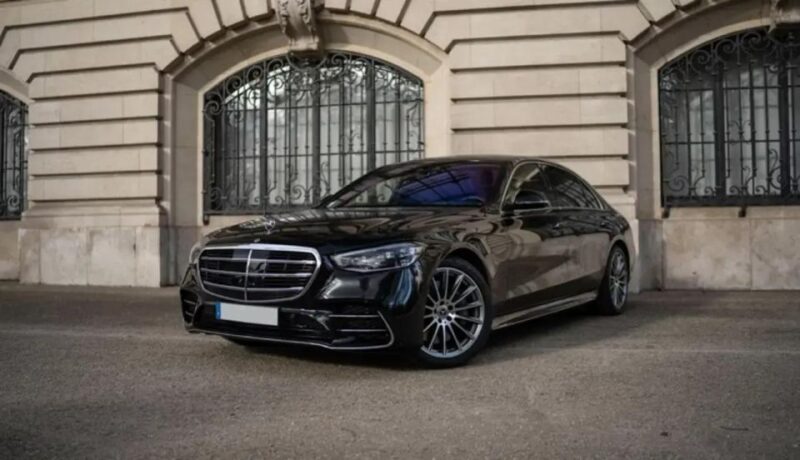 Blois: Private Transfer to or From Château De Blois - Pricing and Booking