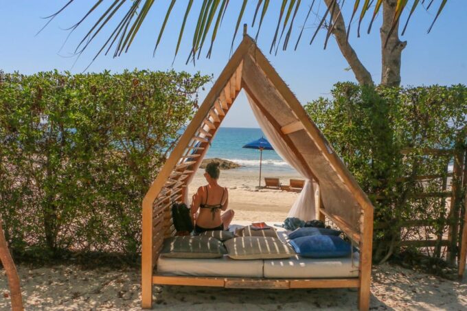 Blue Apple Daytrip - Rosario Island - Vibrant Atmosphere