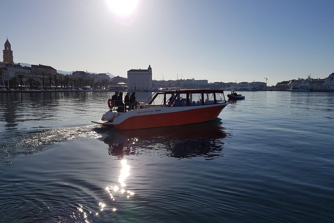 Blue Cave, Blue Lagoon, Hvar Island and Shipwreck - Private Boat Tour - Meeting Point and Logistics