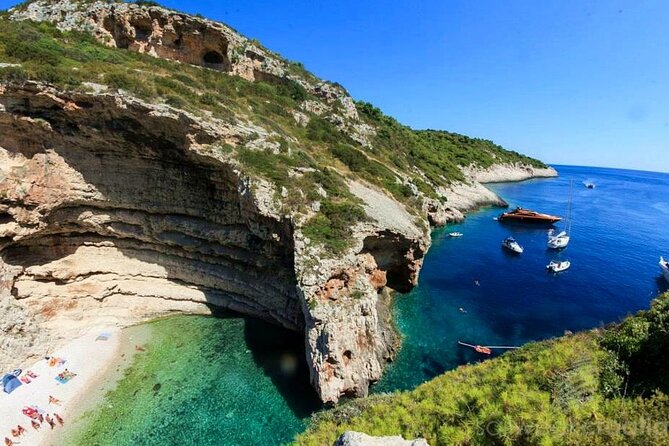 Blue Cave, Blue Lagoon, Pakleni Islands Group Boat Tour From Hvar - Visiting the Pakleni Islands