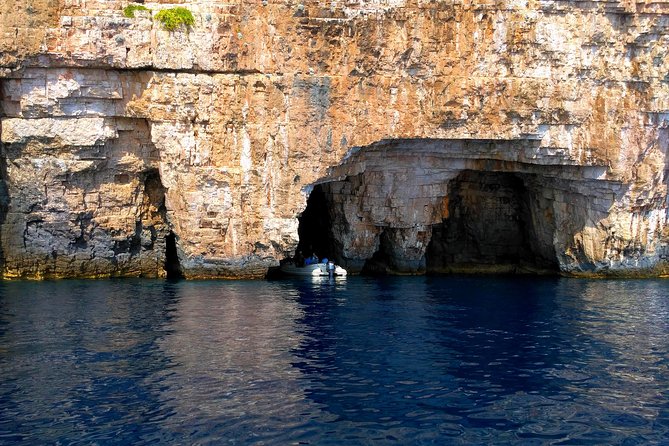 Blue Cave & Hvar : Five Islands Private Speedboat Tour - Meeting Details