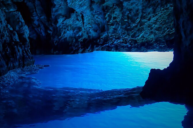 Blue Cave, Hvar Island & Paklenjaci Speedboat Tour From Split - Key Points