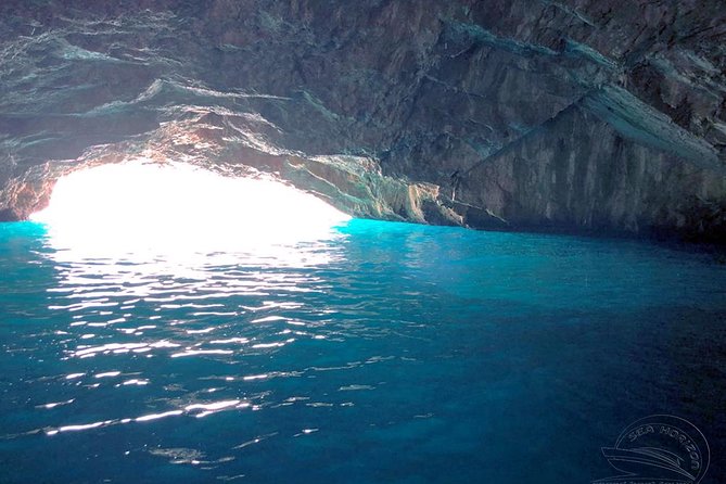 Blue Cave & Lady of the Rocks 3 Hrs Private Tour (Up to 5 Pax) - Connectivity on Board