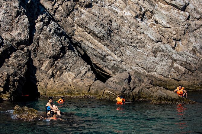 Blue Cave Premium Half-Day Tour With Panoramic Old Town View - Boat and Equipment