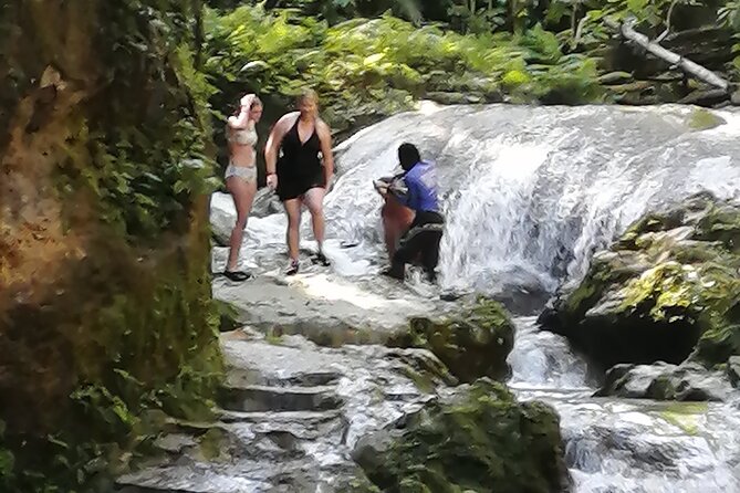 Blue Hole Adventure Tour. - Location and Rating