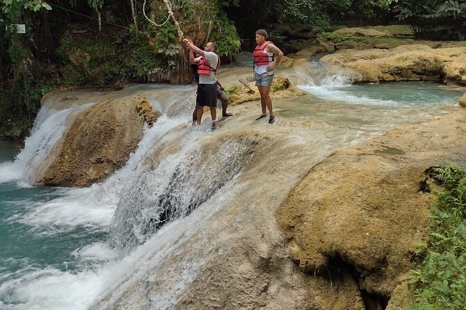 Blue Hole and Shopping in Ocho Rios Jamaica - Getting to the Blue Hole