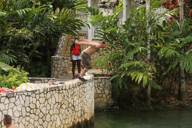 Blue Hole Mineral Garden - Pickup and Accessibility