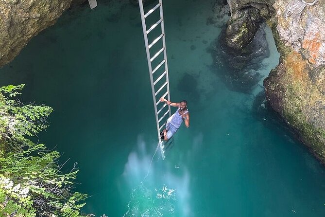 Blue Hole Mineral Spring, Rick's Cafe & 7 Miles Beach Guided Tour - Booking Details