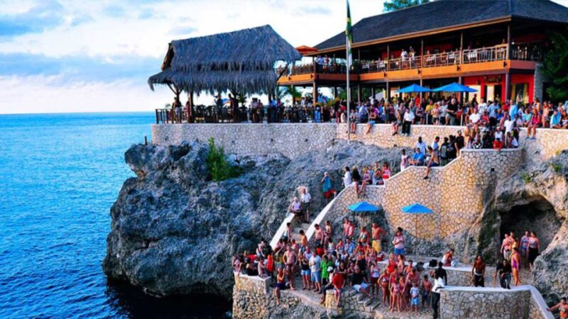 Blue Hole Mineral Spring, Rick's Cafe & 7 Miles Beach Tour - Private Group Experience