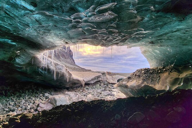 Blue Ice Cave Exploration (from Jökulsárlón Glacier Lagoon) - Meeting and End Points