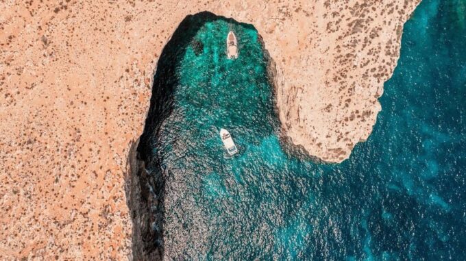 Blue Lagoon: Barbarossa Comino & Blue Lagoon and Free Wine - Boat Pickup and Cruise