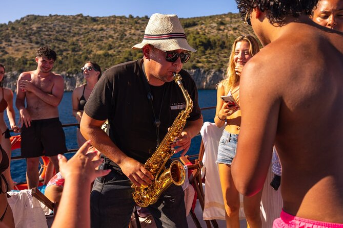 Blue Lagoon Boat Tour With Underwater Museum and Lunch Included - Meeting and Pickup Details