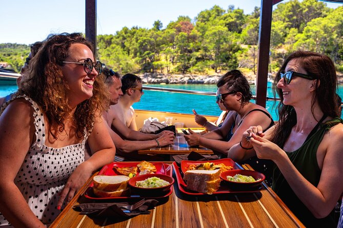 Blue Lagoon Boat Tour With Underwater Museum and Lunch Included - Participant Requirements