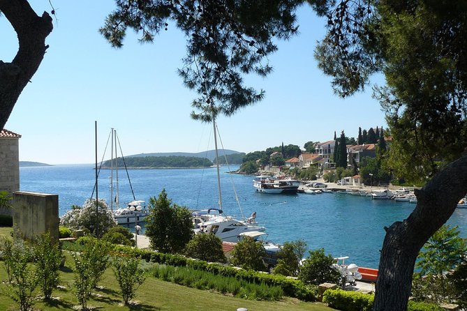 Blue Lagoon Private Tour From Trogir - LUNCH in the RESTAURANT INCLUDED - Logistics and Accessibility