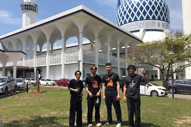 Blue Mosque and Batu Caves Private Tour From Kuala Lumpur - Accessibility and Participation