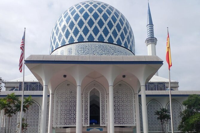 Blue Mosque and Batu Caves Private Tour From Kuala Lumpur - Frequently Asked Questions