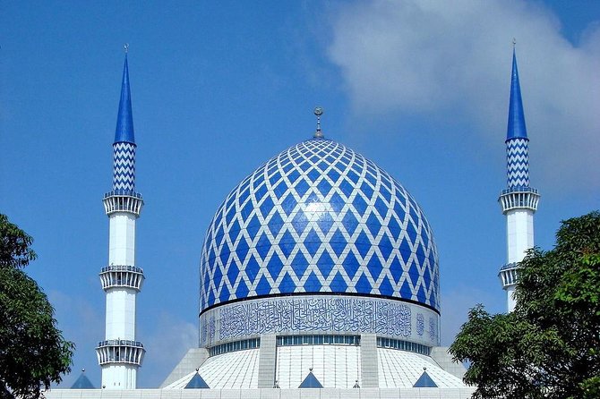 Blue Mosque And Batu Caves Tour - Key Attractions