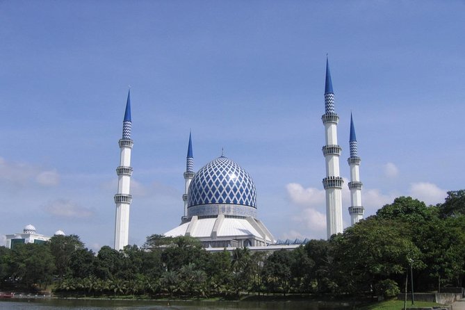 Blue Mosque And Batu Caves Tour - Guided Cultural Immersion