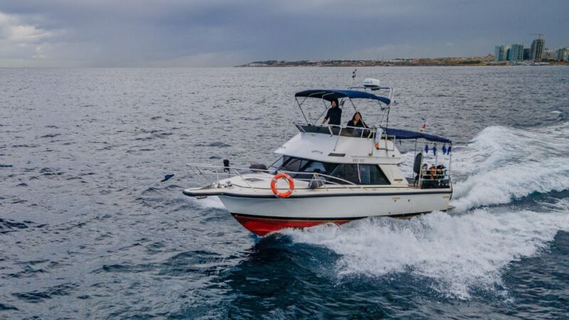 Boat for Scuba Divers. Airplanes and Coral Gardens Dive - Diving Itinerary