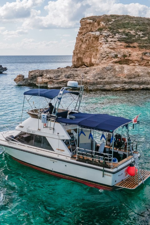 Boat for Scuba Divers: Dive Trip Around Comino Island - Exploring Inner Lantern Point