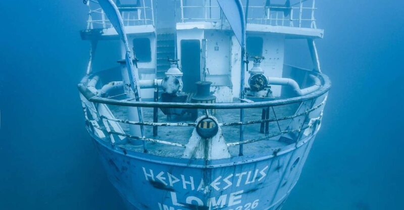 Boat for Scuba Divers: Karwela, Hephaestus & Fessej Rock - Instructor Availability