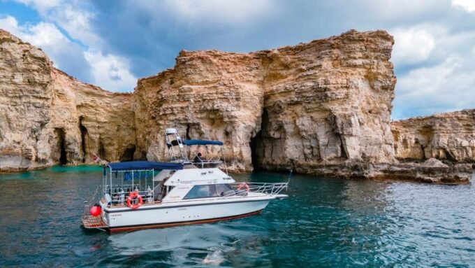 Boat for Scuba Divers: Um El Faroud & Ghar Lapsi - Customization and Alternatives