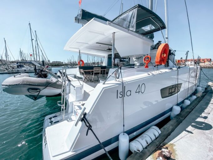 Boat in Algarve - Luxury Catamaran - Portimão - Praia Da Marinha Visits
