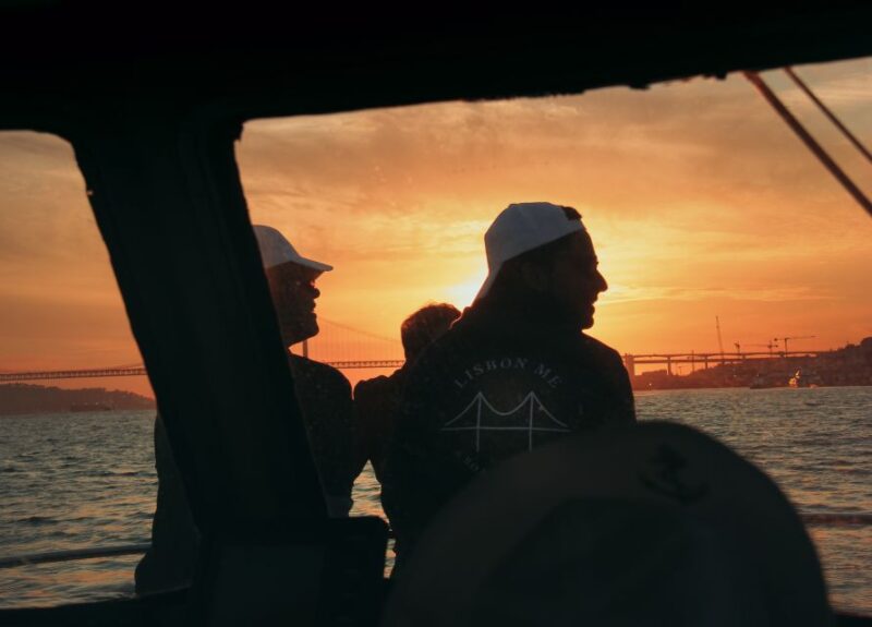 Boat Lisbon Sightseeing Tagus River | Food&Drinks | Diving - Onboard Gastronomy and Drinks