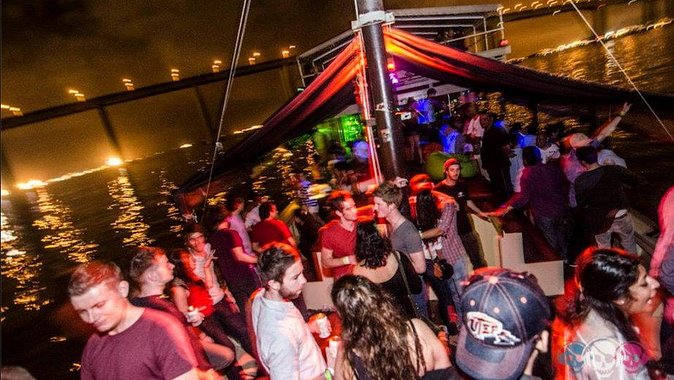Boat Party by Night in Rio De Janeiro Admission & Transfer - Inclusions and Amenities