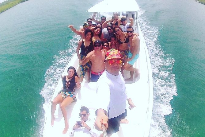 Boat Rental All Day in Cartagena - Amenities and Highlights