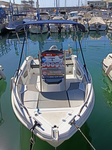 Boat Rental With and Without License - Key Points