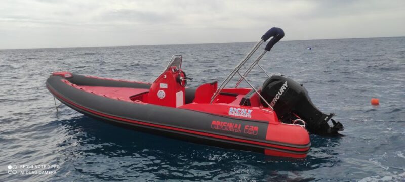 Boat Rental With License in Letojanni - Boat Features and Comfort