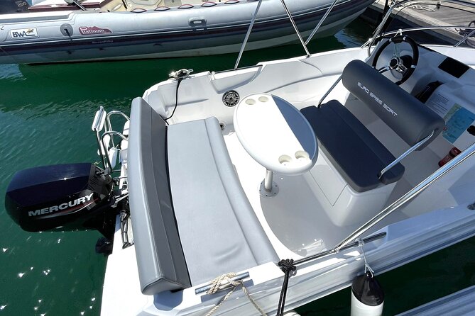 Boat Rental Without License in La Marina De Valencia - Nearby Public Transportation