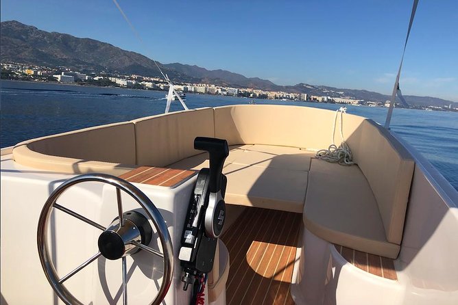 Boat Rental Without License Puerto Banus - Bluetooth and Sound System