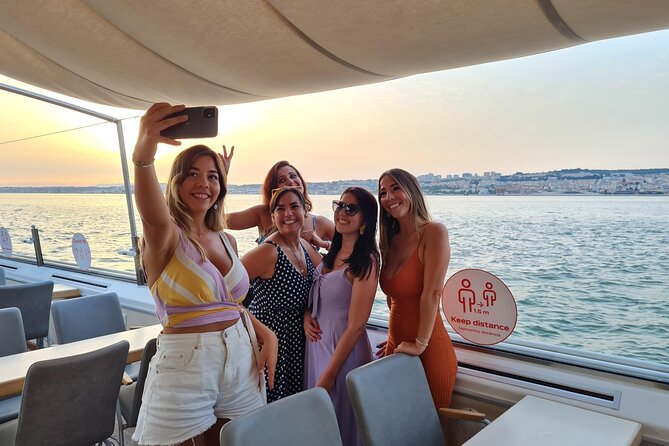Boat Ride in Tagus River - Boat Features and Amenities