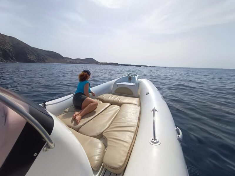 Boat Snorkeling Tour With Drinks and Snacks - Guided Tour