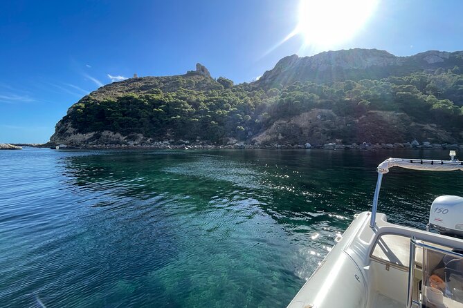 Boat Tour at Devils Saddle: 4 Swim Stops, Snorkeling & Prosecco - Boat Tour Experience
