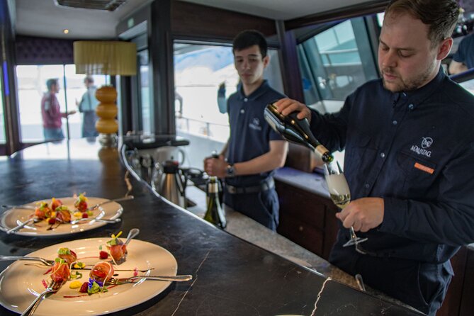 Boat Tour at Premium Lounge - VIP Glaciares Gourmet + Pick up - Tour Overview