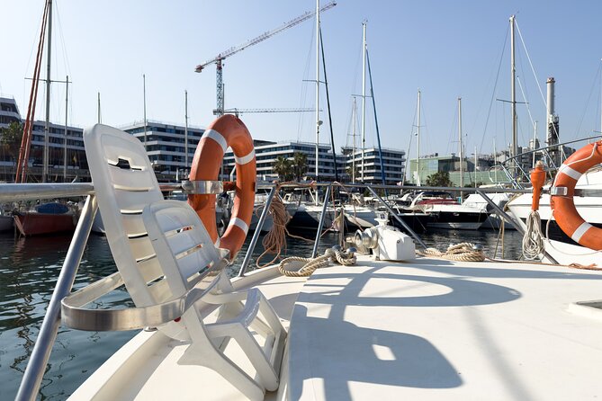 Boat Tour for 2 Hours in Barcelona - Scenic Barcelona Views