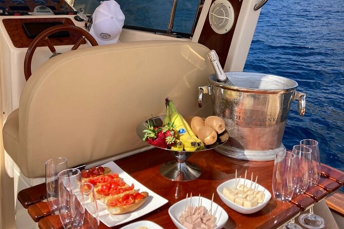 Boat Tour From Sorrento to Capri With a Visit to the Blue Grotto - Breathtaking Coastal Scenery