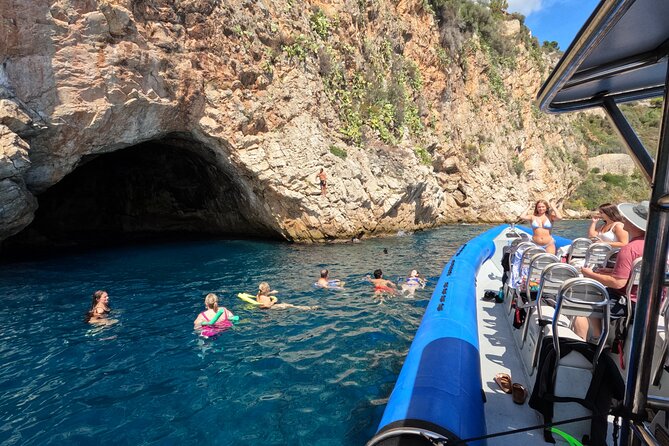 Boat Tour Guided From Nice to Monaco With Breakfast on the Sea - Inclusions and Amenities Onboard