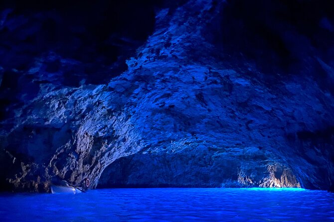 Boat Tour in Capri Italy - Inclusions and Amenities