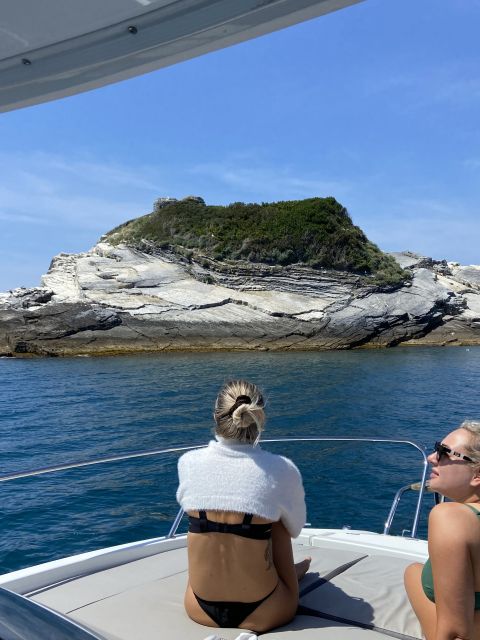 Boat Tour in the Best Spots of La Spezia Gulf & Portovenere - Onboard Amenities and Inclusions
